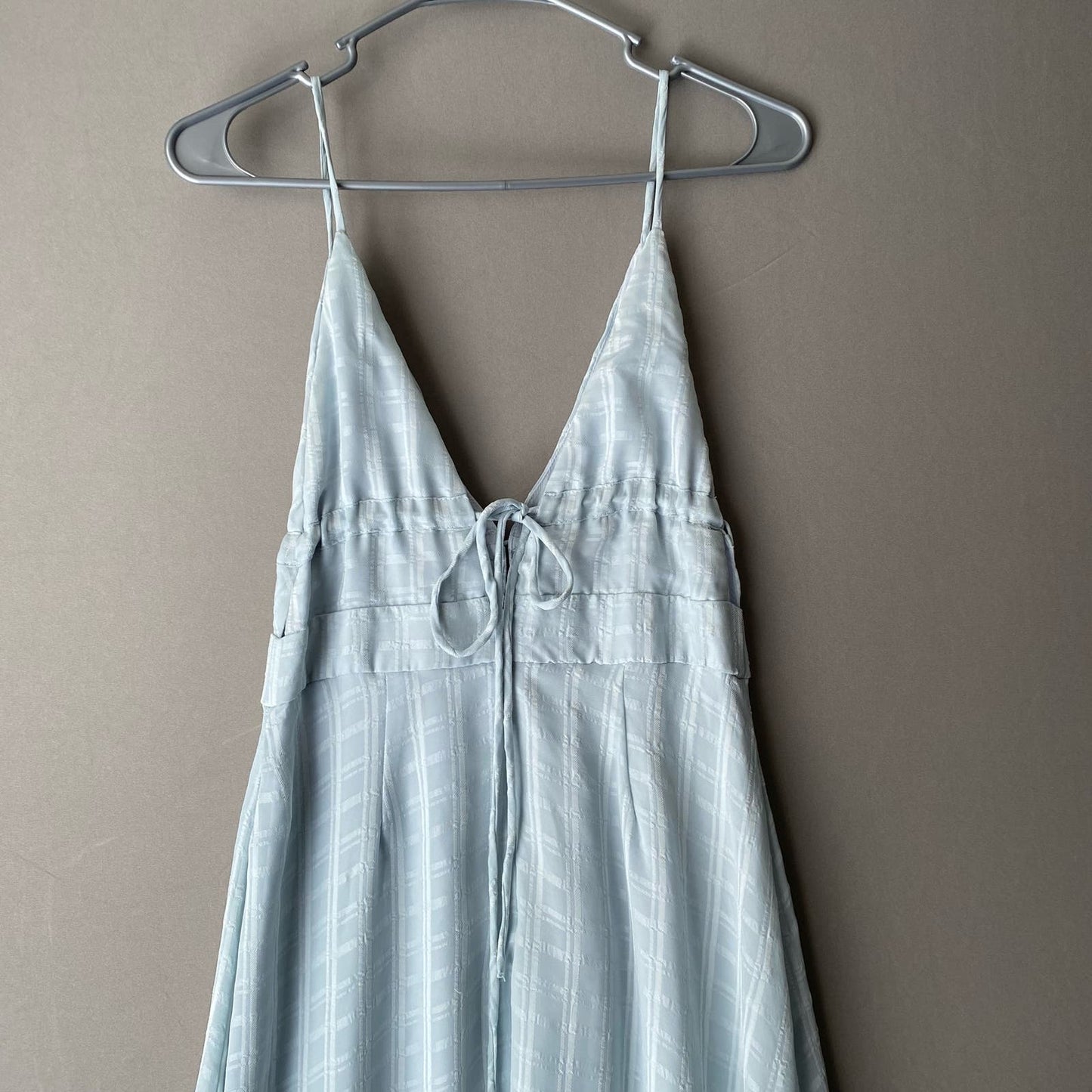 Lulu's sz S baby blue spaghetti strapped plunge summer midi dress