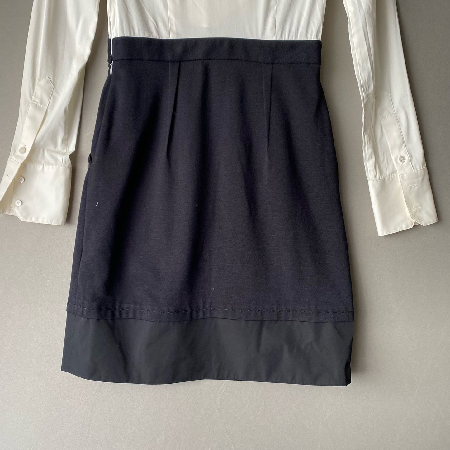 BCBG Maxazria sz 2 half button Victorian collar pocketed sheath dress