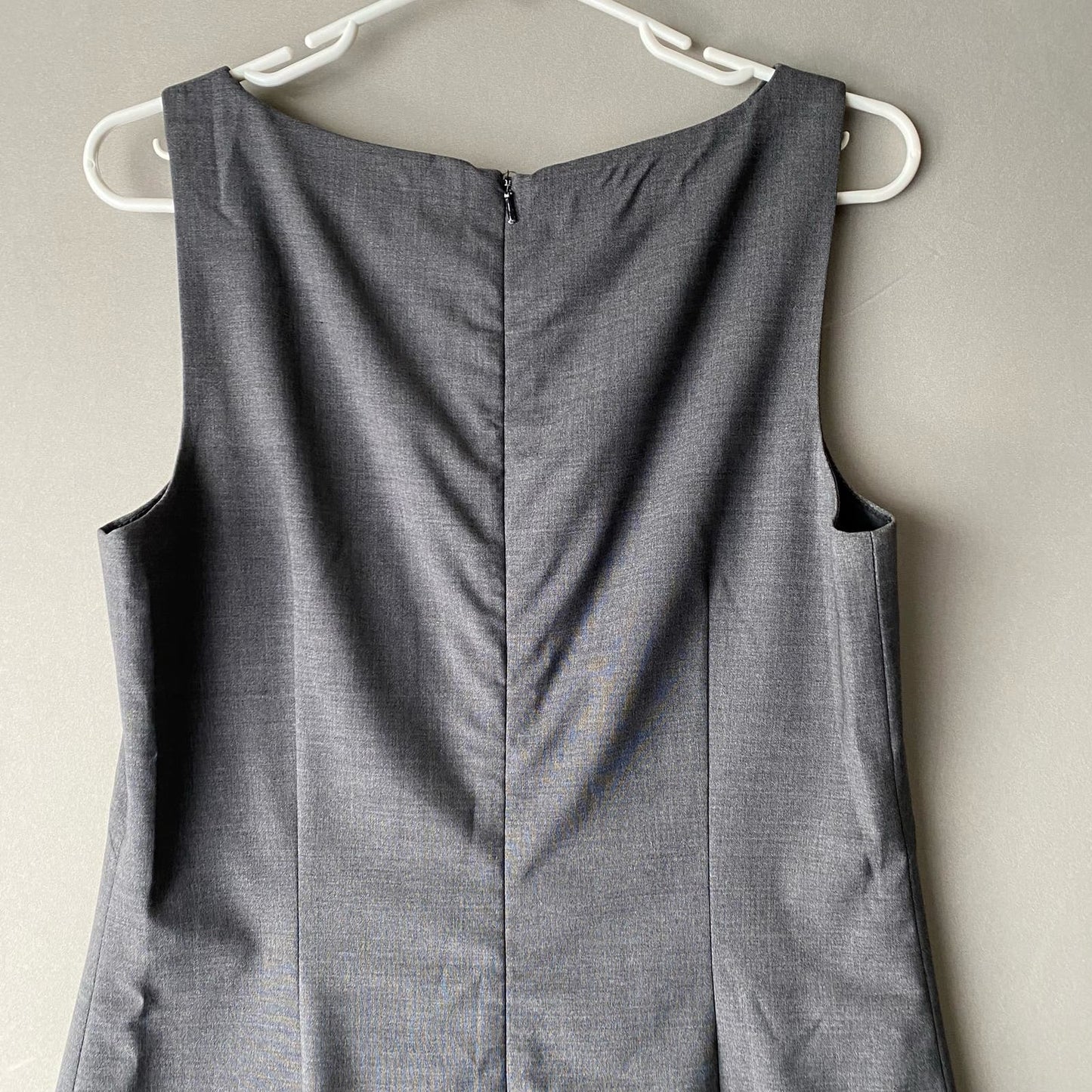 Theory sz 10  sleeveless work career gray sheath dress wool