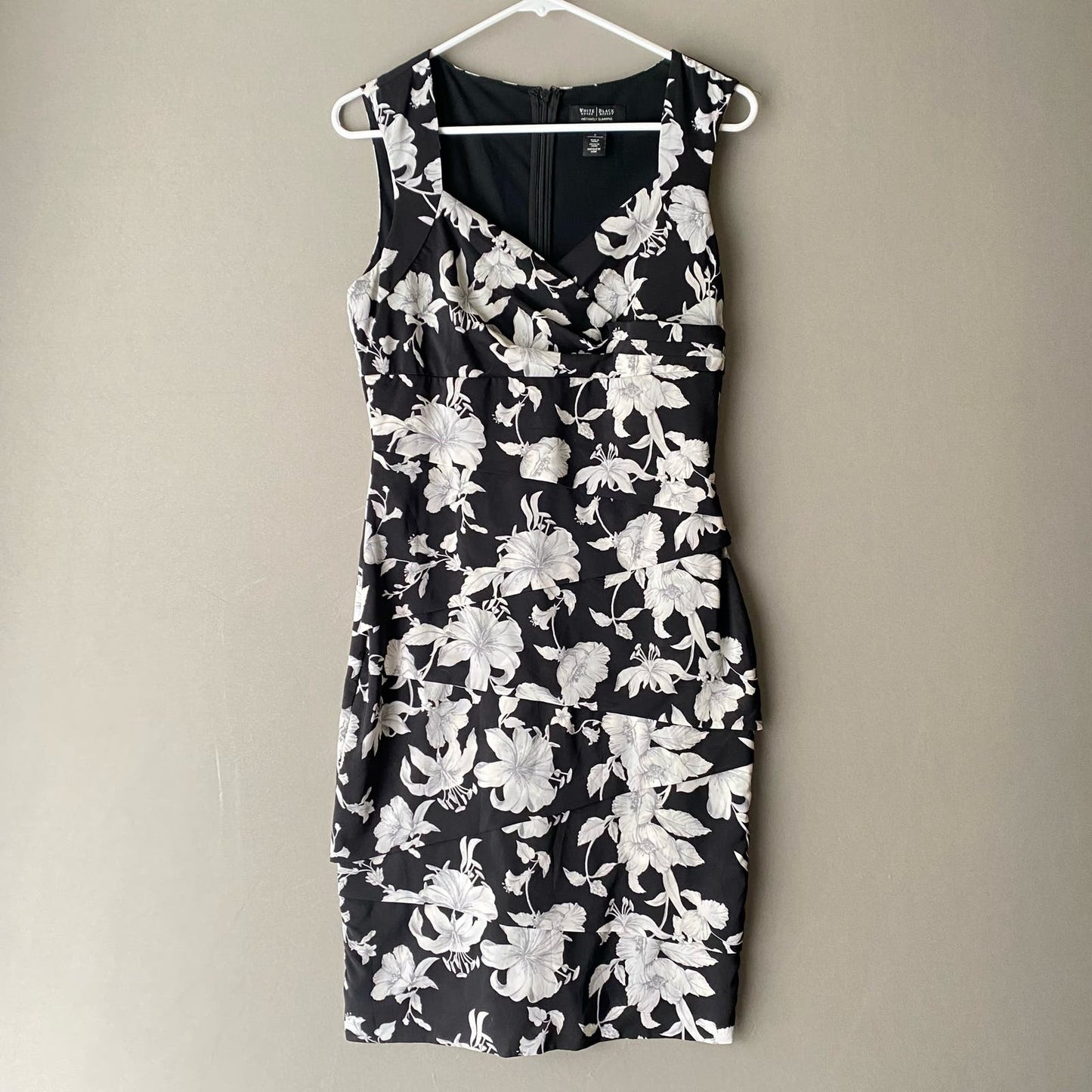 WHBM instantly slimming sz 6 floral sweetheart spring floral sheath dress
