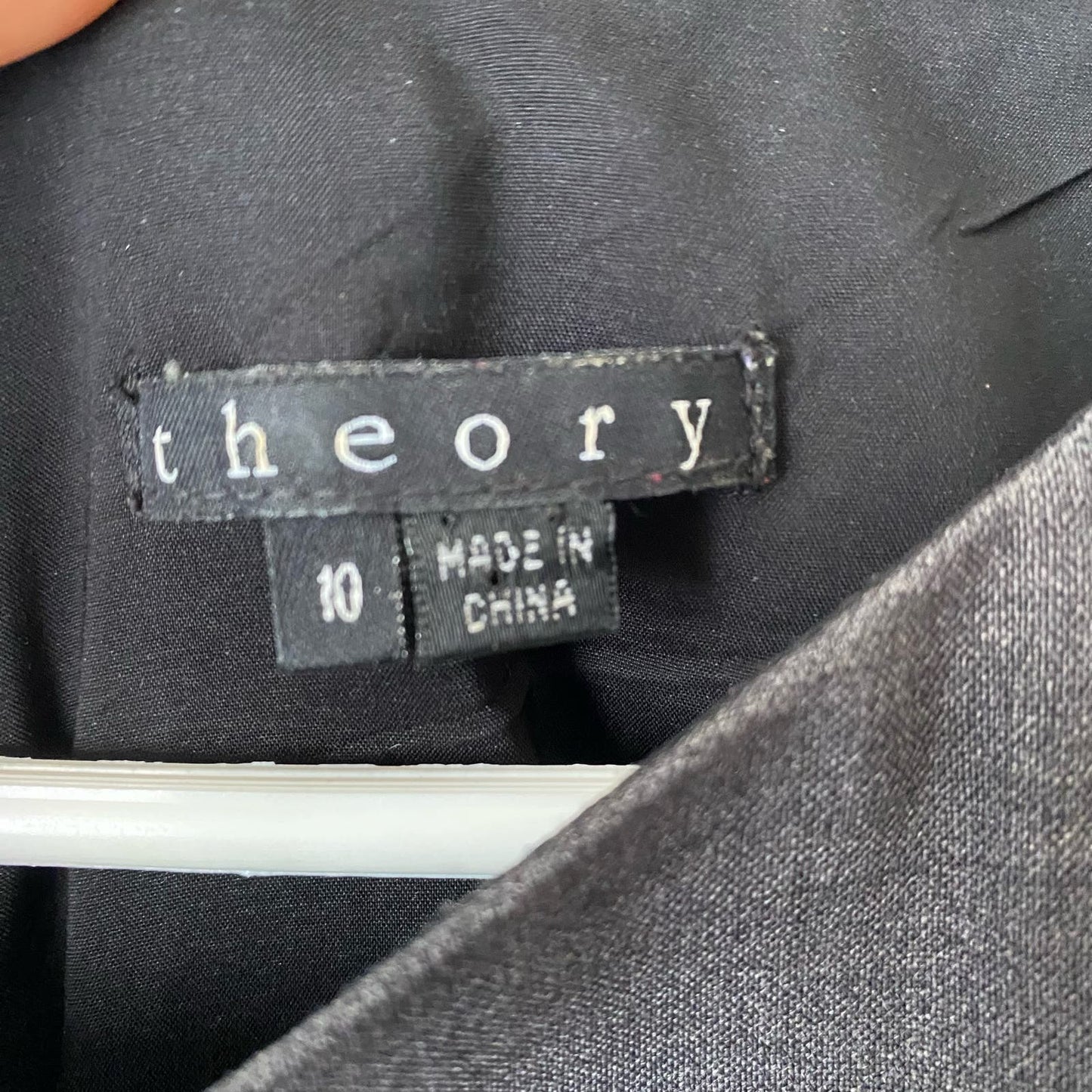 Theory sz 10  sleeveless work career gray sheath dress wool