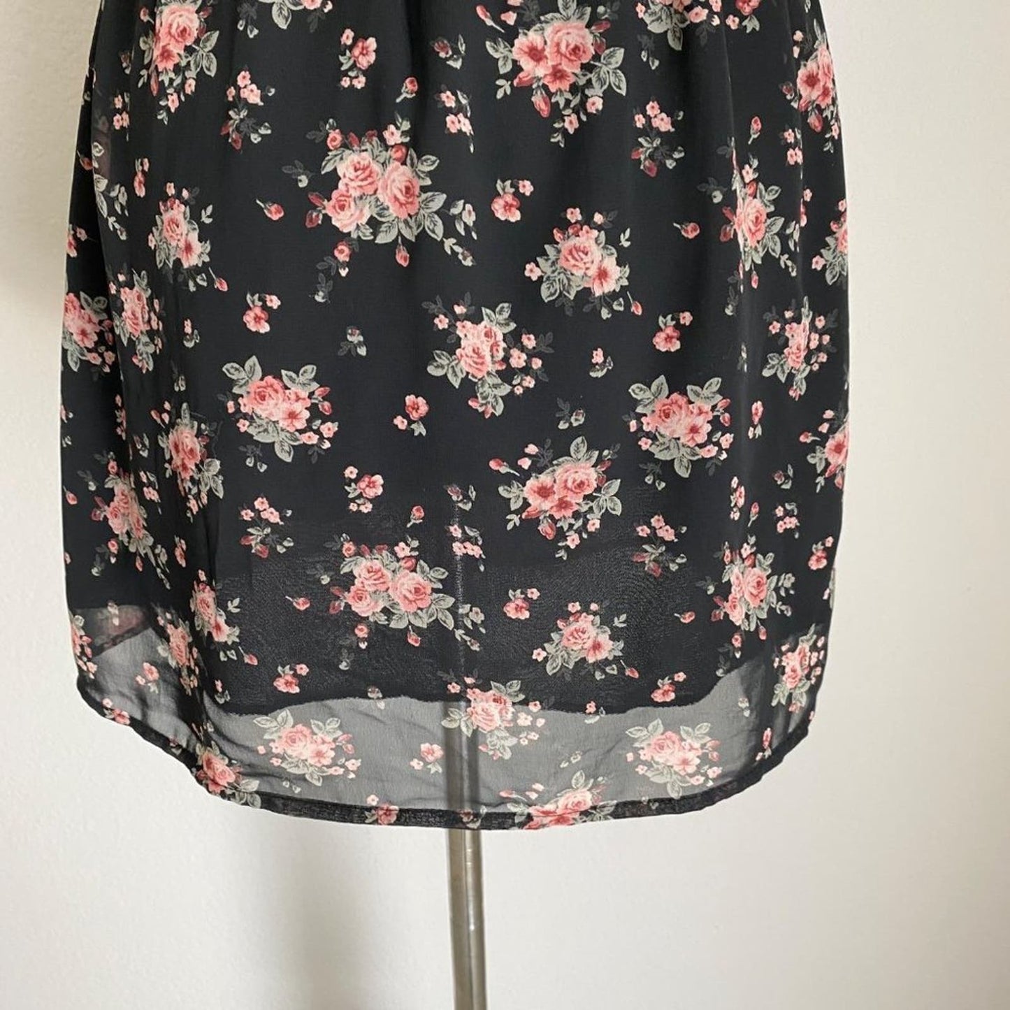 Foreign Exchange sz S black Y2K floral mini summer dress