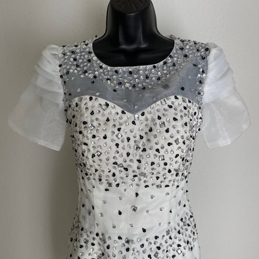 Jeweled sz 0 white jeweled beaded mini sheath dress