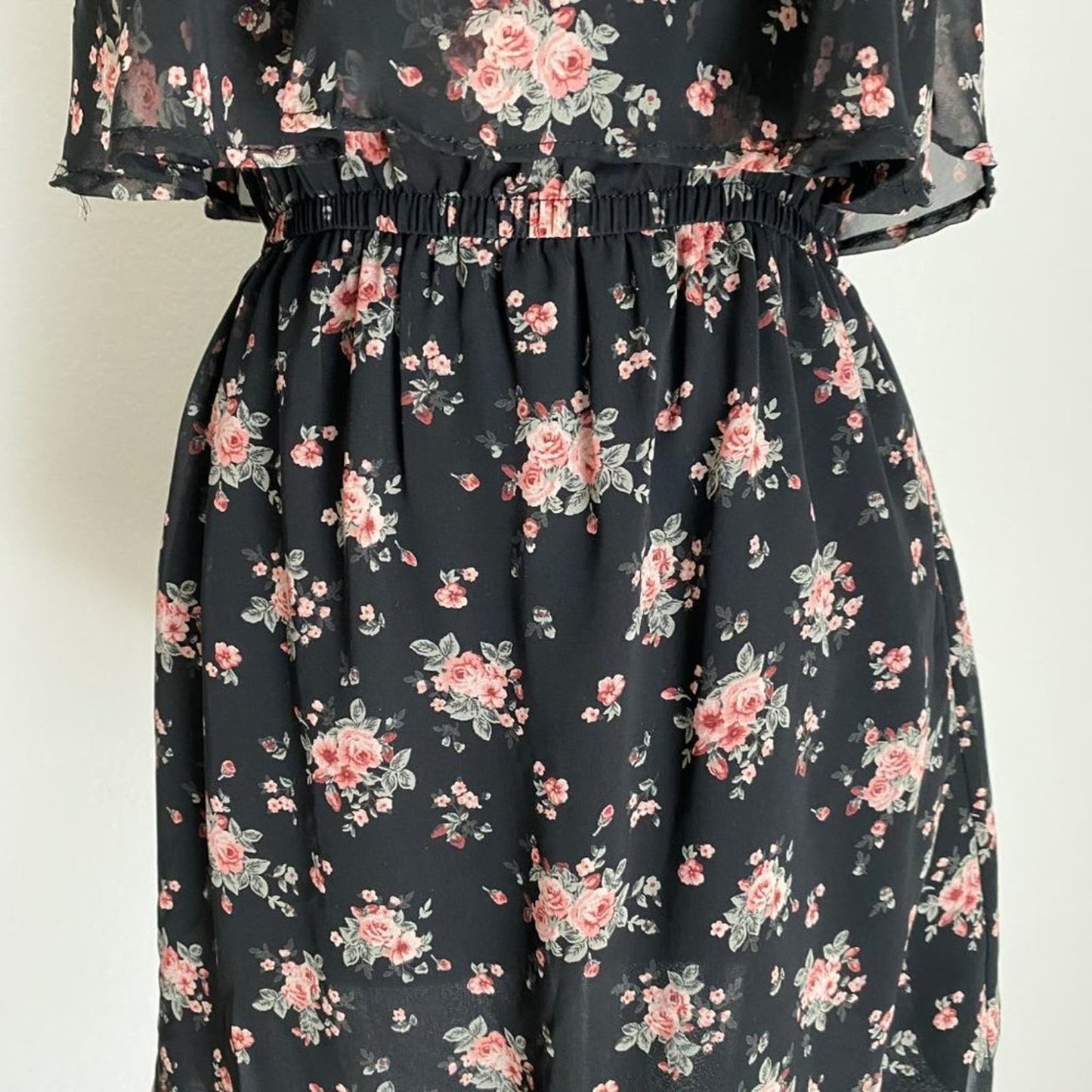 Foreign Exchange sz S black Y2K floral mini summer dress