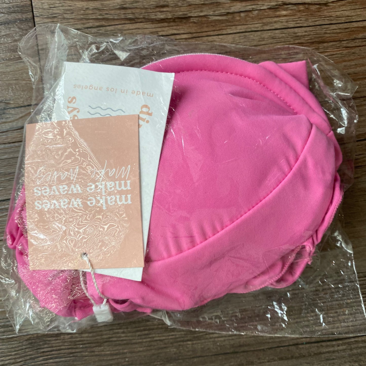 Dippin' Daisy's sz M Lucia Bikini Top in Pink NWT