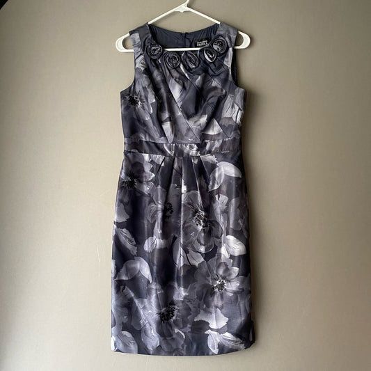 Adrianna Papell sz 8 floral print sleeveless sheath dress