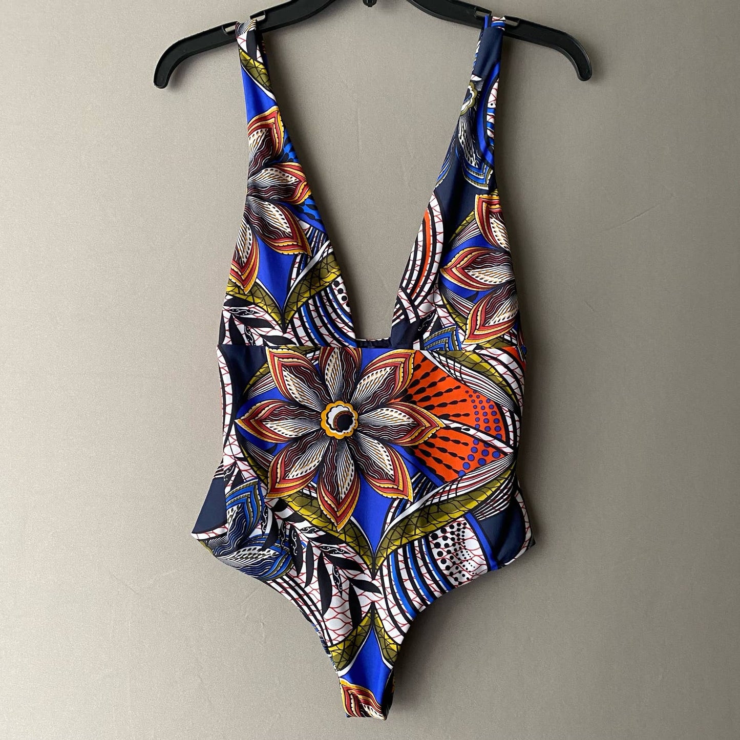 Zara sz M tropical floral deep plunge bodysuit blouse