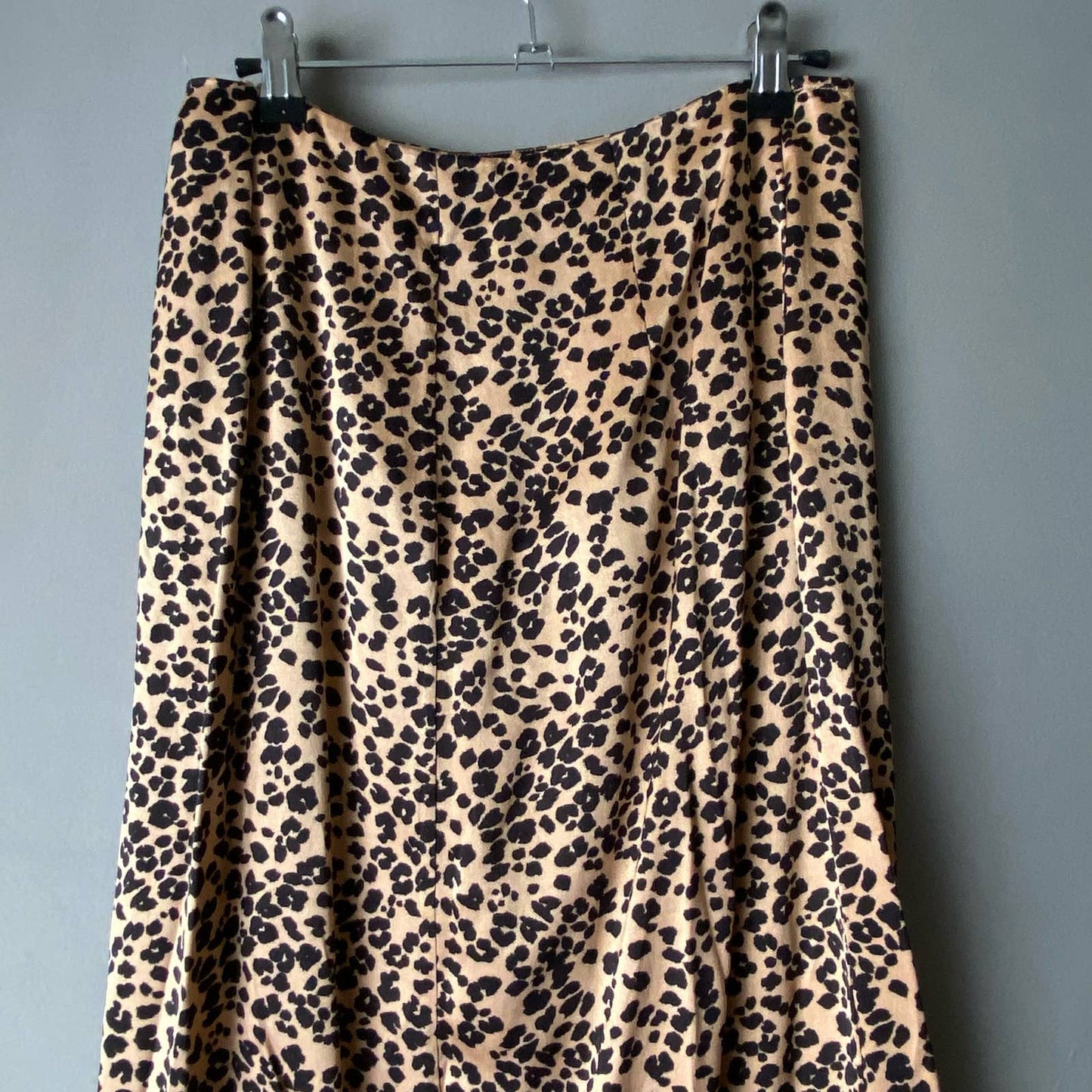 Stockholm atelier & other stories sz 4 cheetah print midi skirt