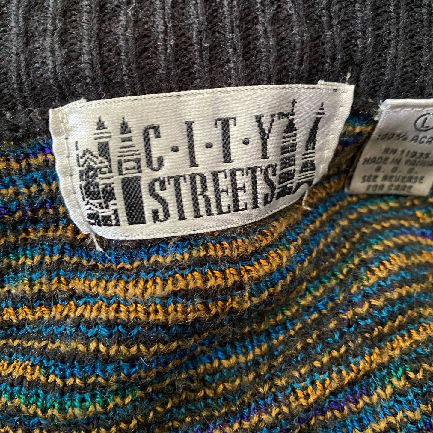 City Streets sz L vintage wool pull over sweater