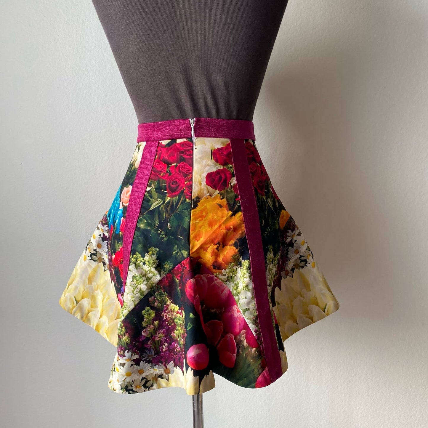 Cameo S floral flare mini skirt NWOT