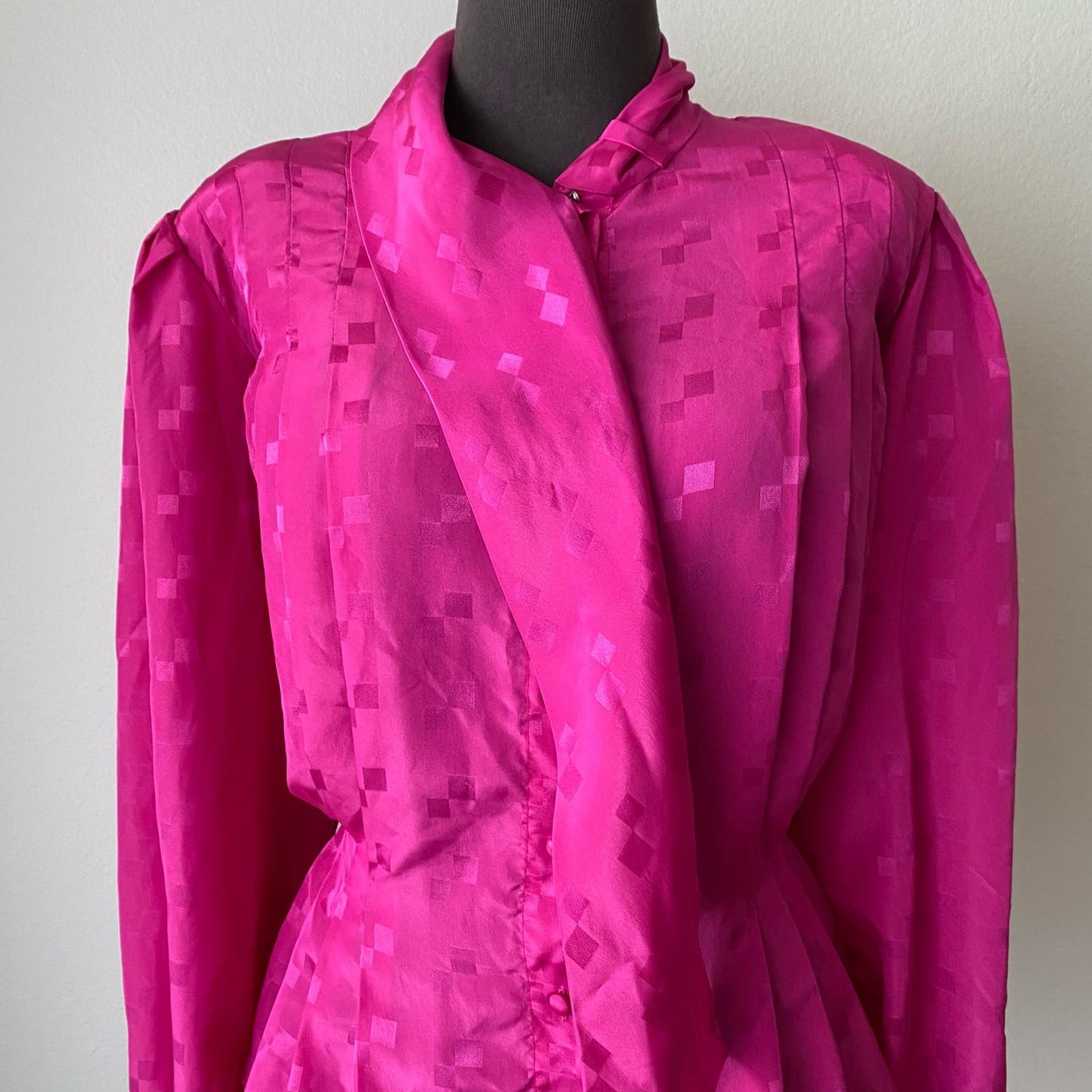 Roth-LeCover California sz 14 Vintage buttoned blouse with built in scarf