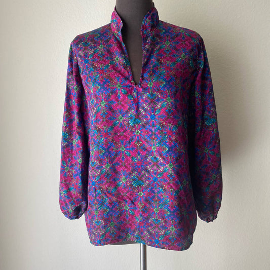 Vintage sz M floral 70s collared v-neck blouse