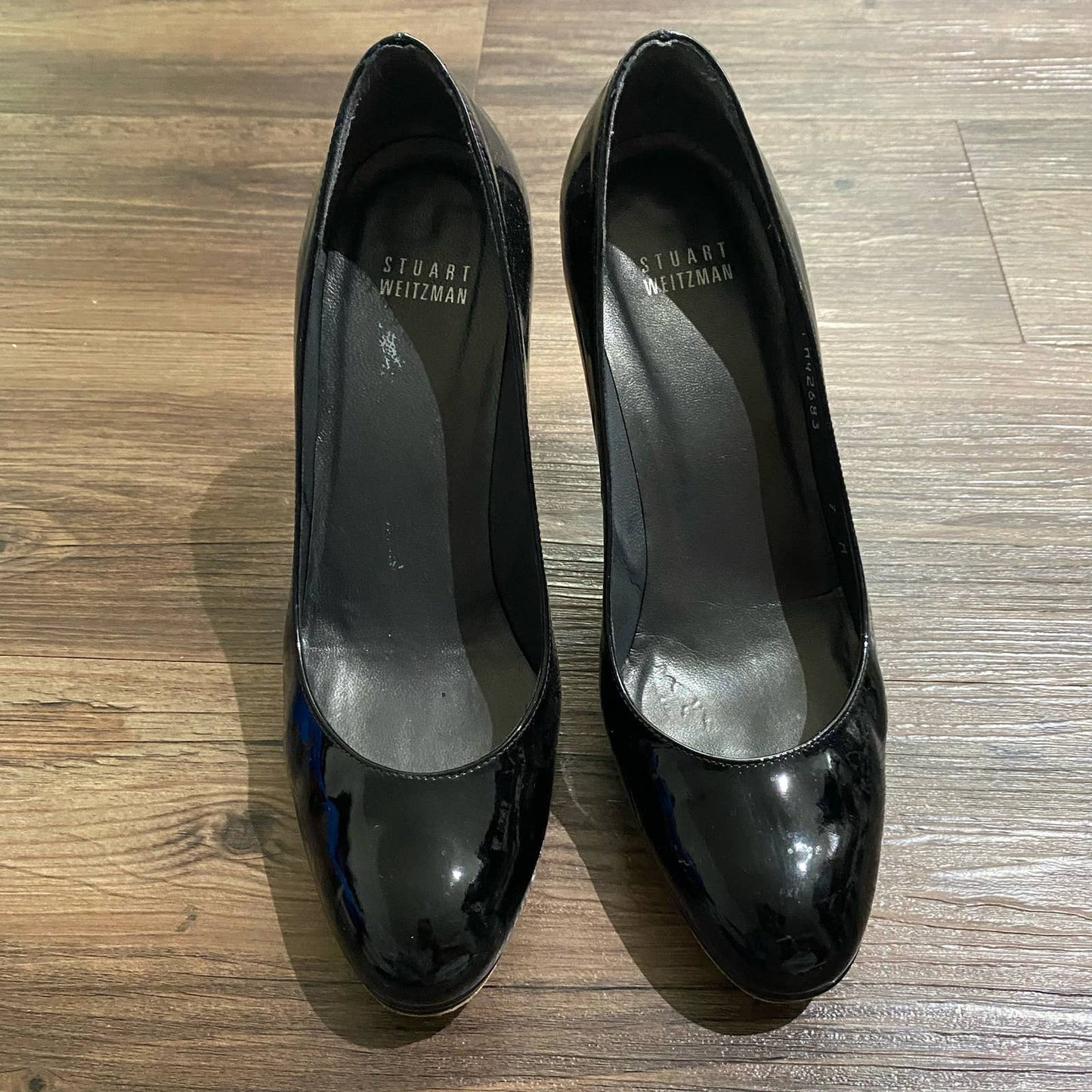 Stewart Weismann sz 7 patent leather heels