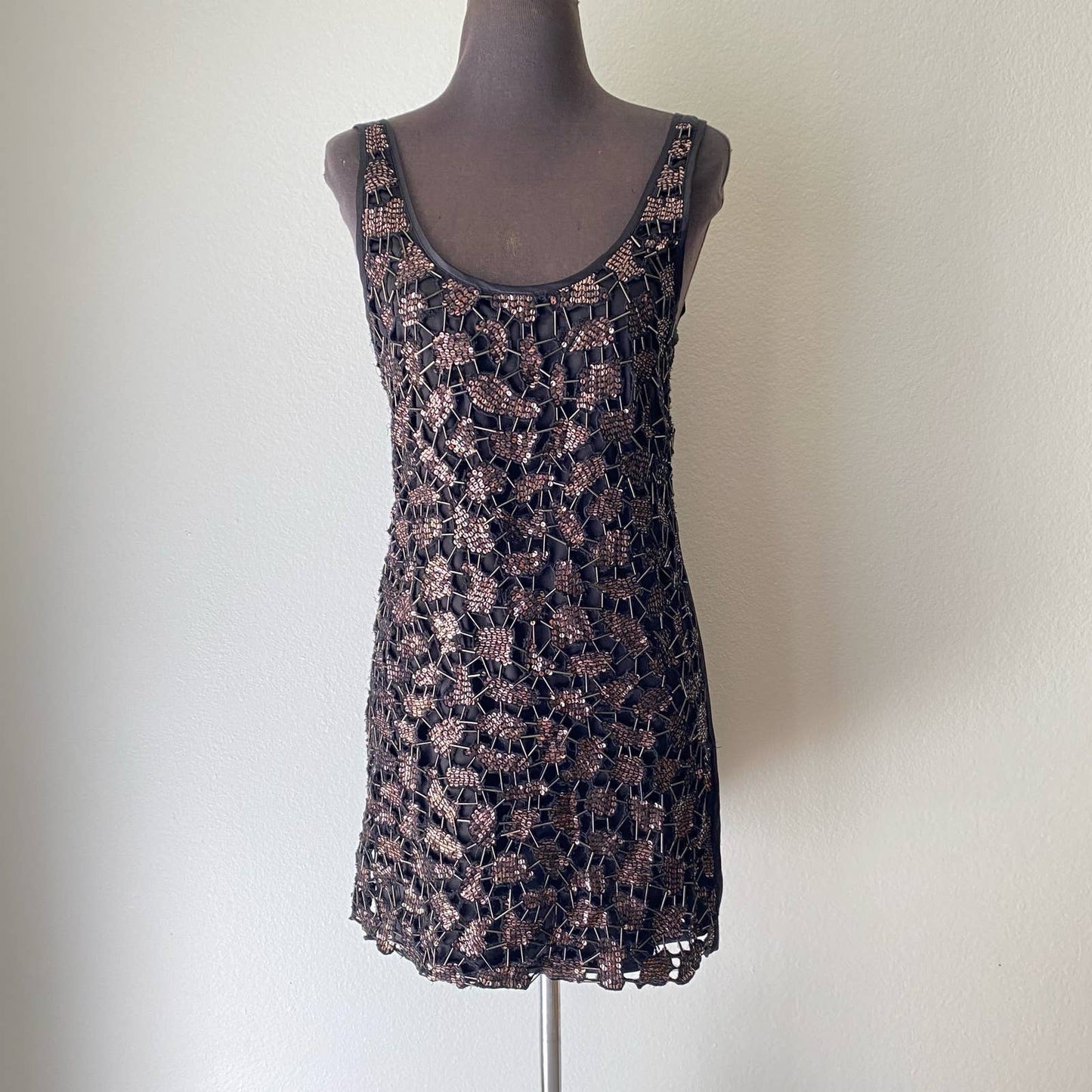 Guess sz 7  scoop neck beaded mini party dress