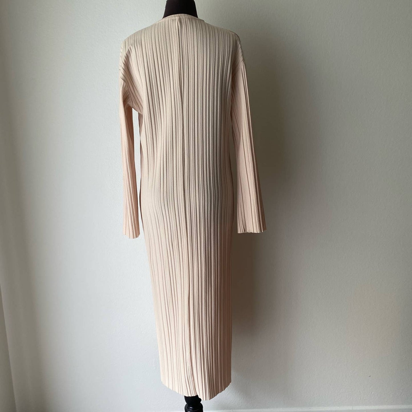 Zara sz M pleated midi long sleeve afghan minimalistic dress