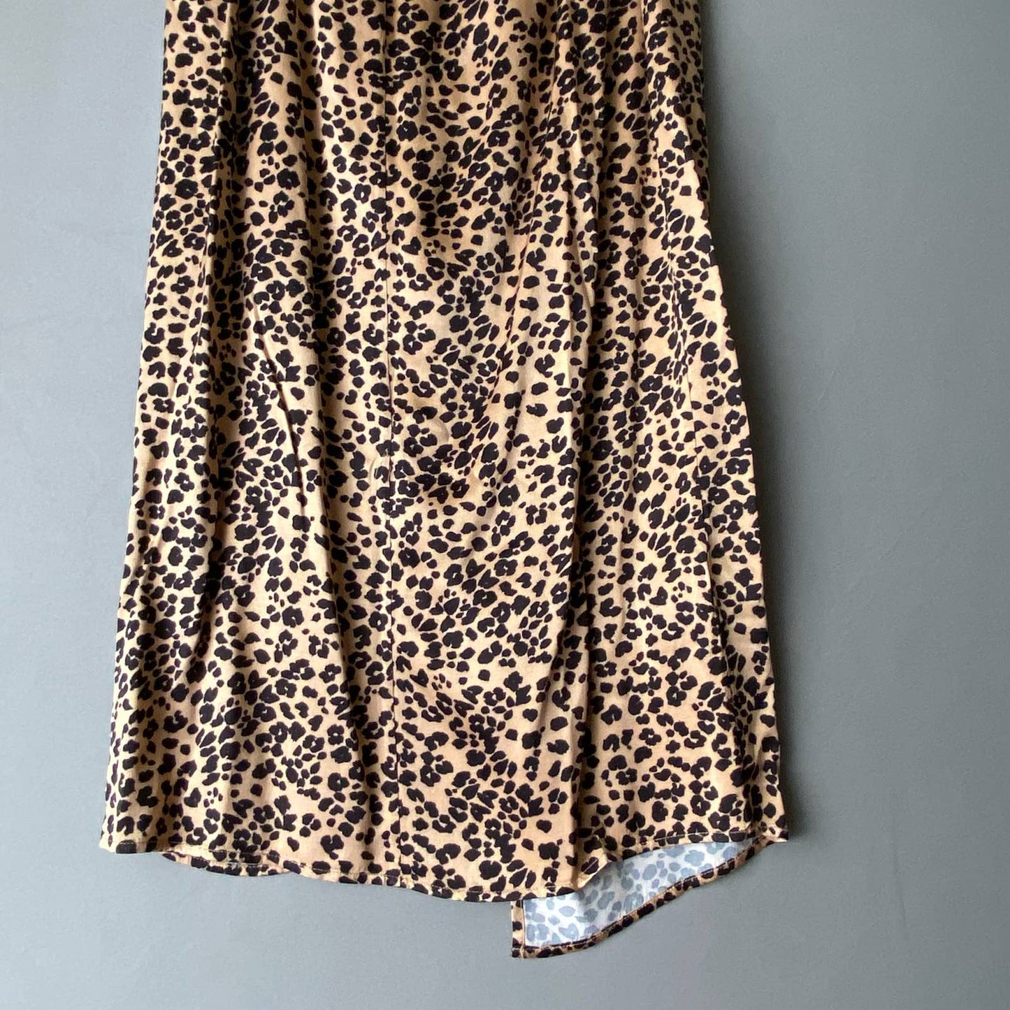 Stockholm atelier & other stories sz 4 cheetah print midi skirt