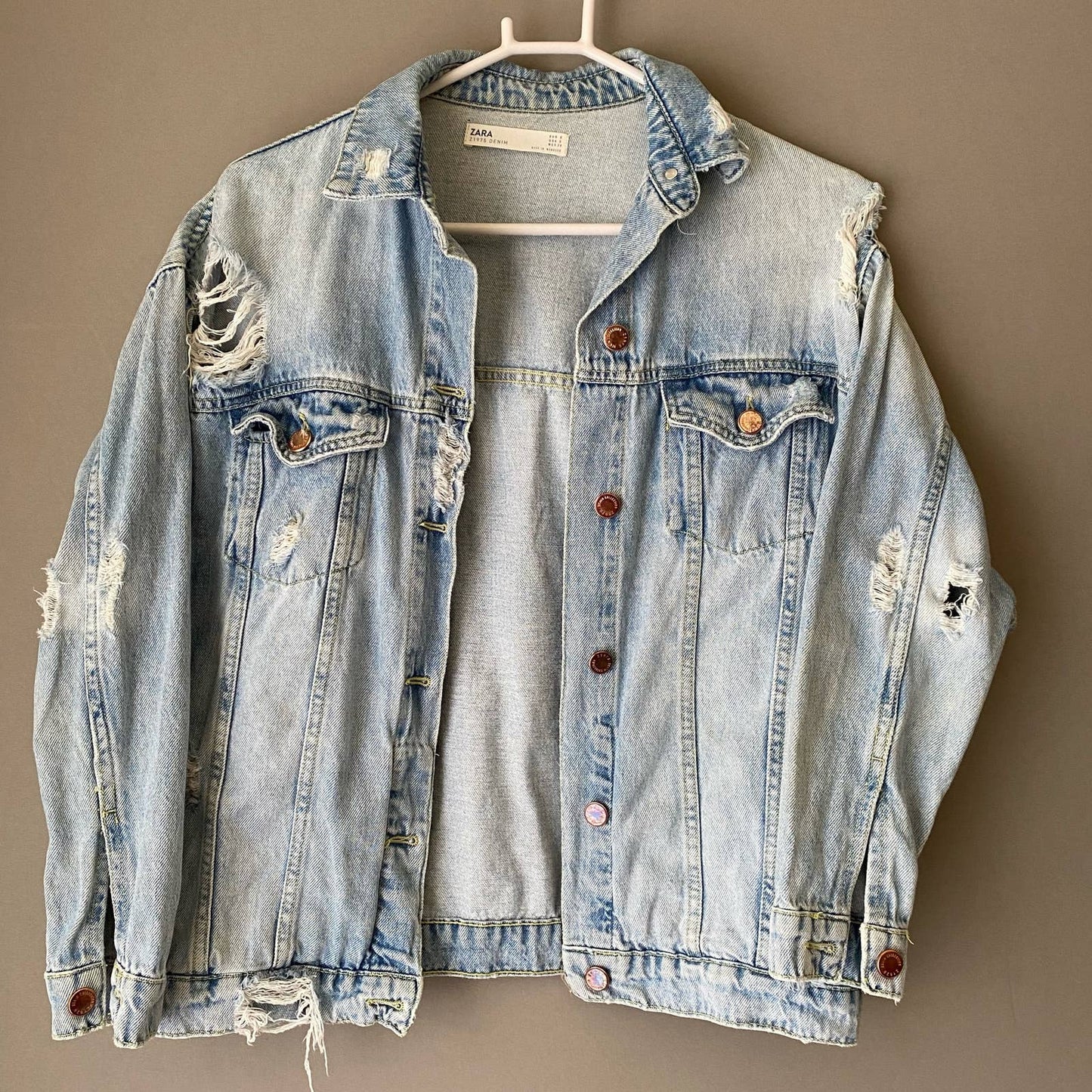 Zara sz S distressed oversized jean jacket