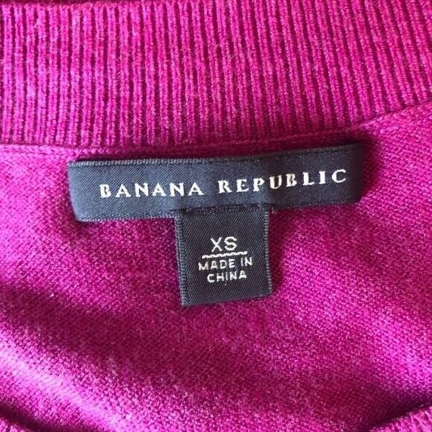 Banana Republic sz XS silk beaded neckline sweater