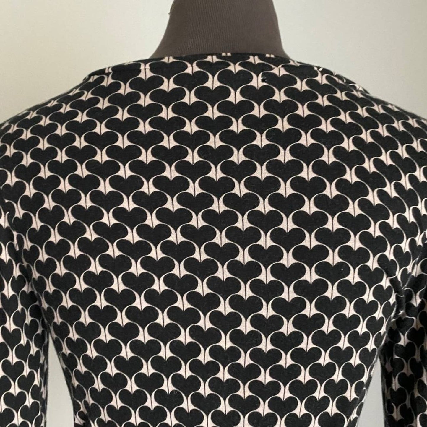 Gap sz XS Long sleeve heart print scoop neck shirt blouse