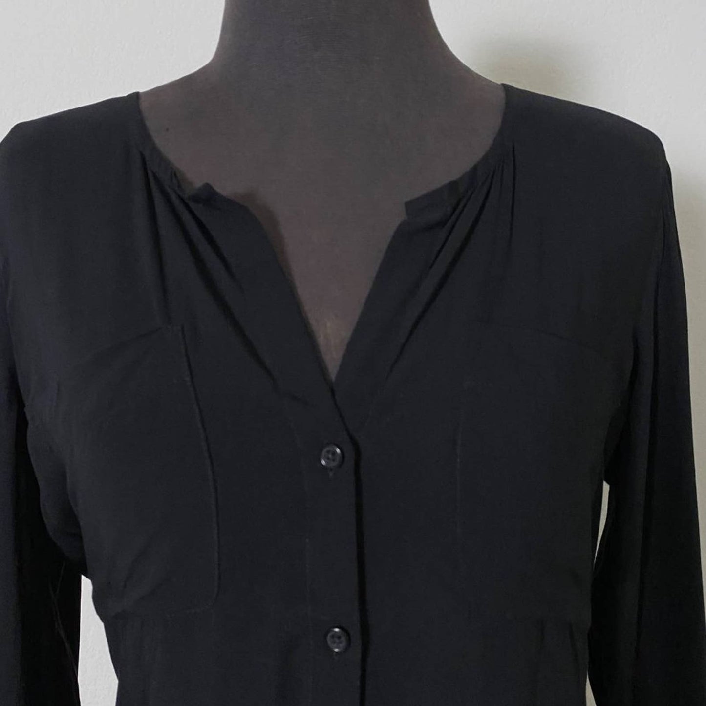 Old Navy sz XS Long sleeve button down blouse shirt