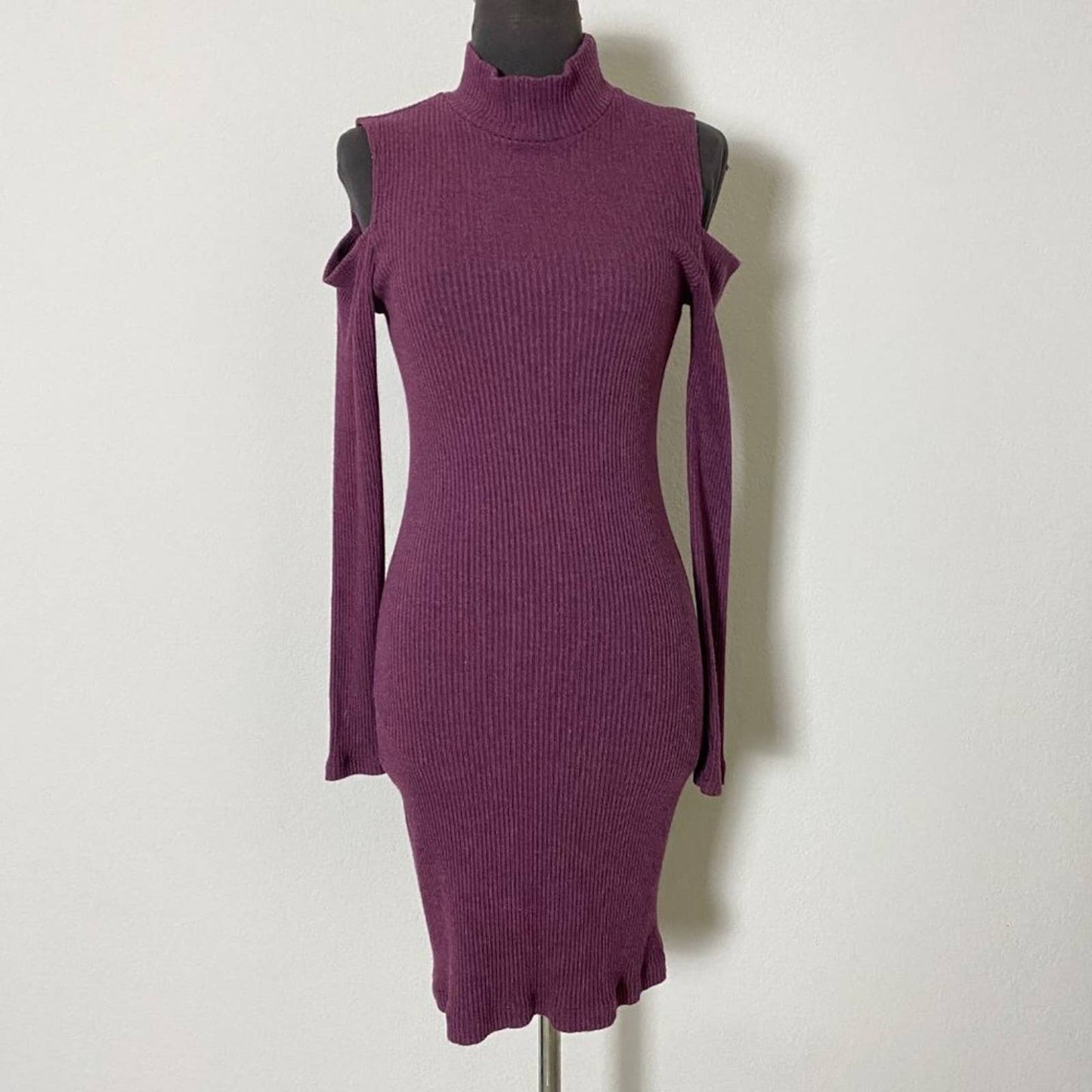 Splendid sz XS cold shoulder cable knit turtleneck mini dress