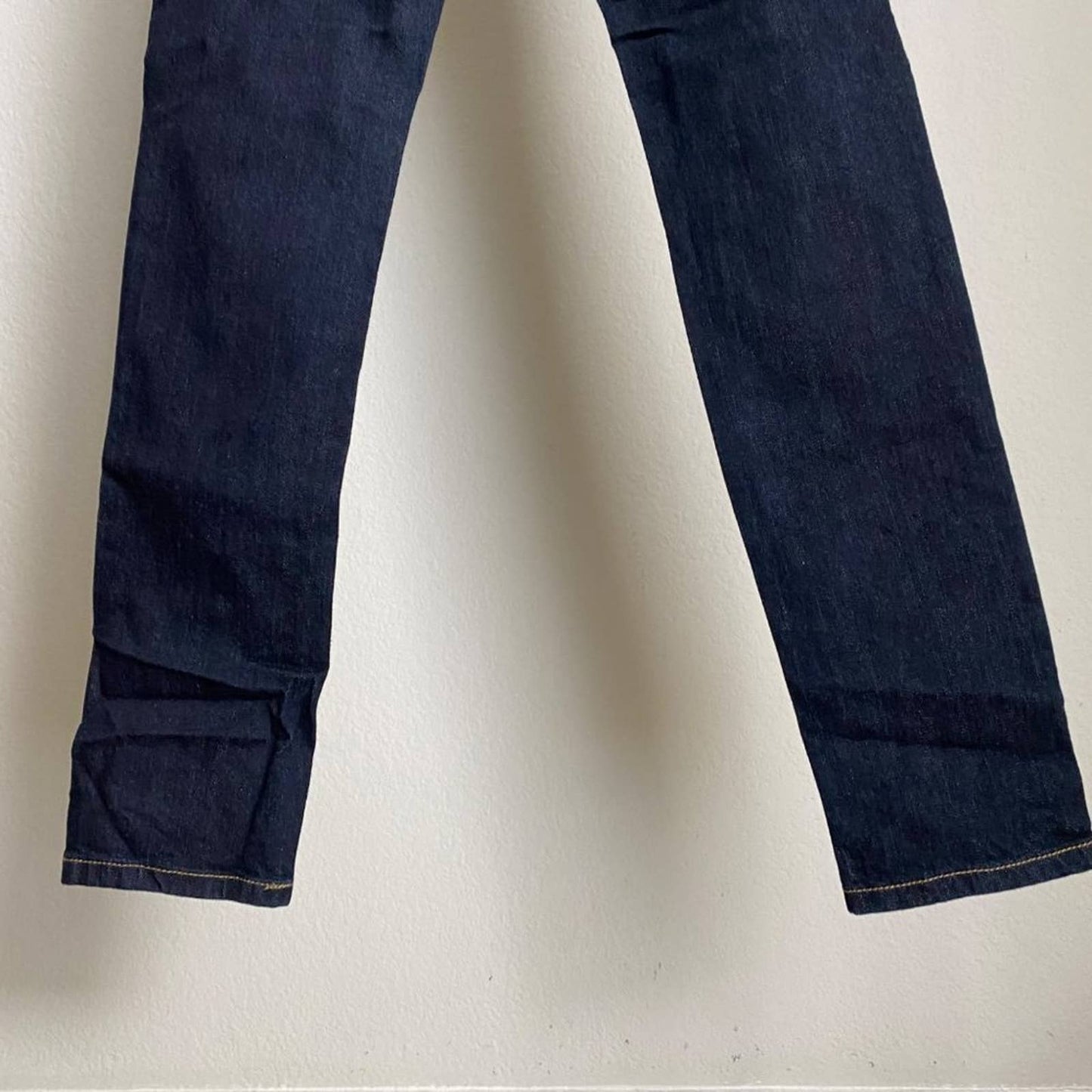 Mossimo sz 2 lyrca modern fit skinny dark denim jeans