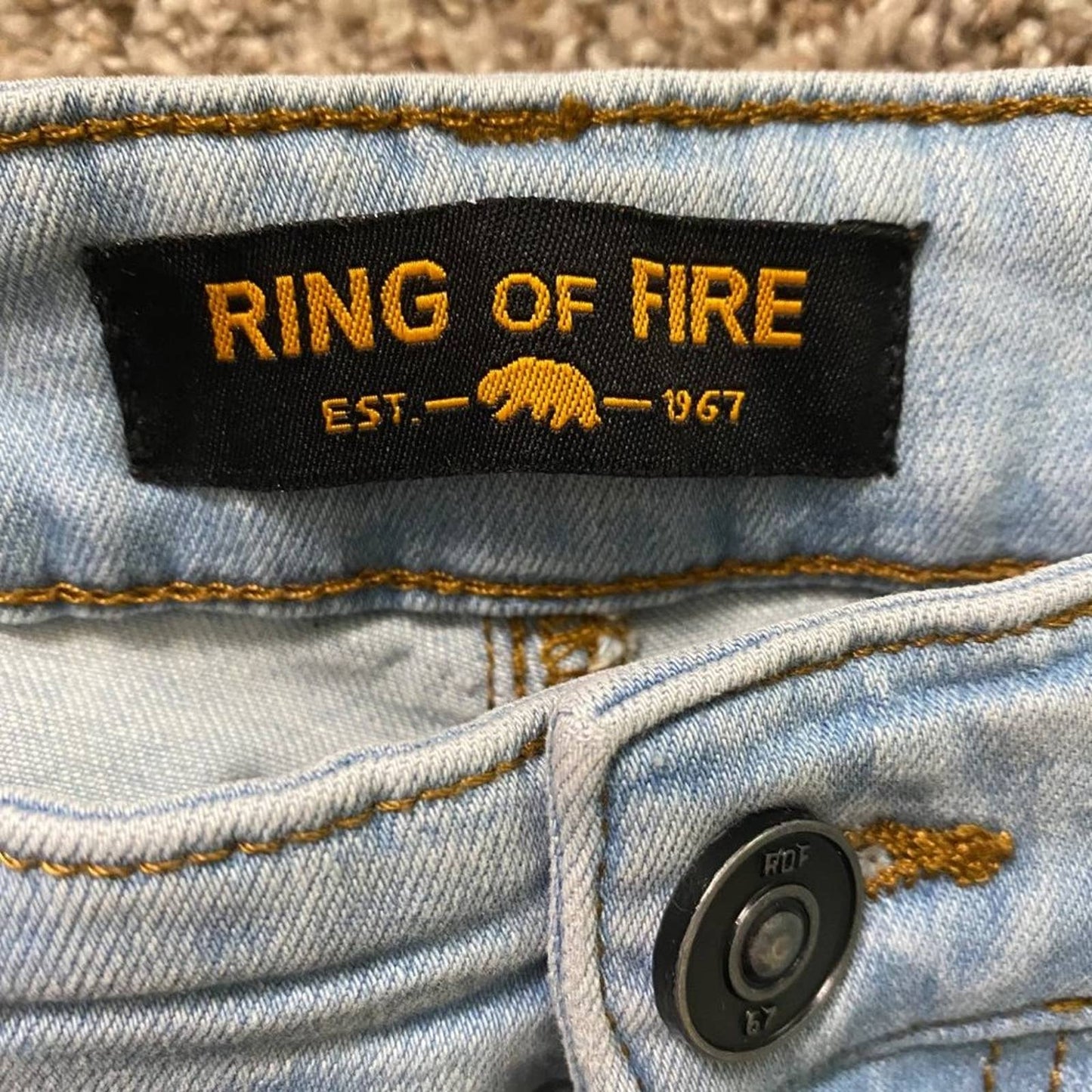 Ring of Fire sz 33 slim light blue jeans