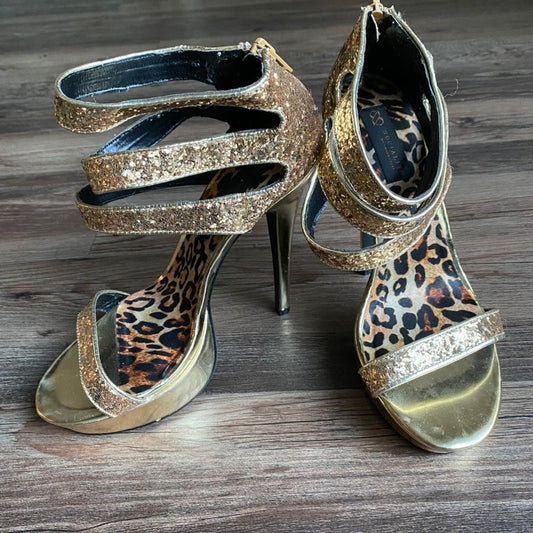 Socialite by: Shoe dazzel sz 8.5 gold Y2K platform stilletto glitter heels