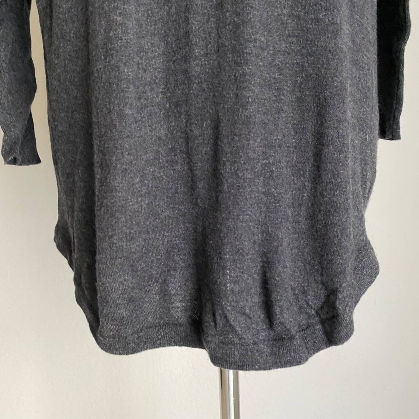 Joie sz XS  v-neck casual wool comfy boho sweater shirt