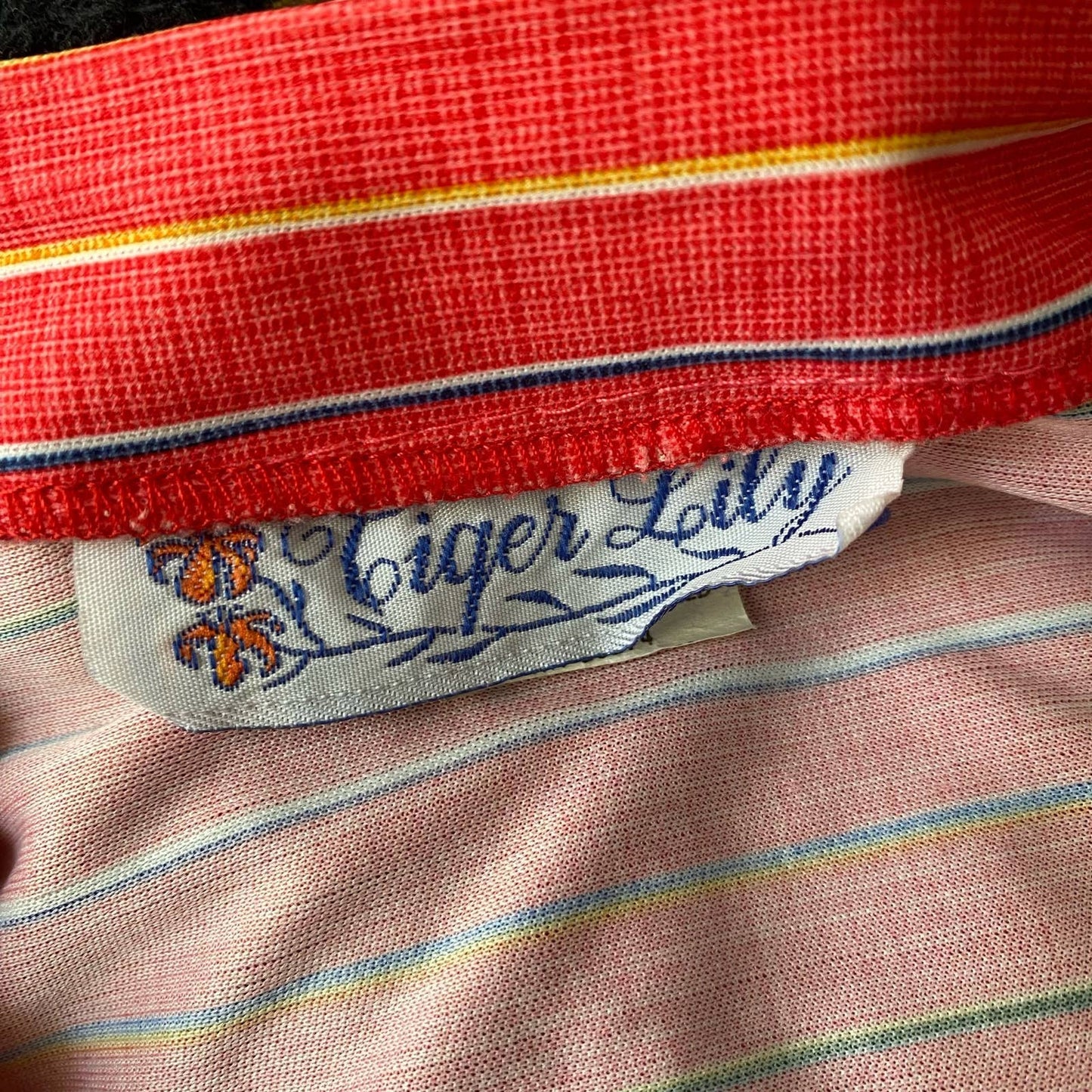 Tiger Lily sz L VINTAGE stripped 70s polyester blouse