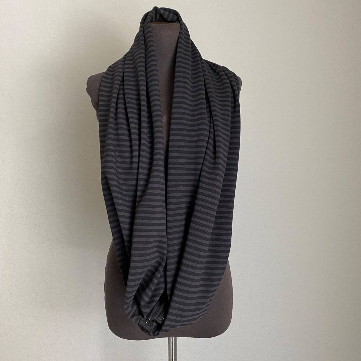 Lululemon sz 0/S vinyasa athletic neck stripe scarf