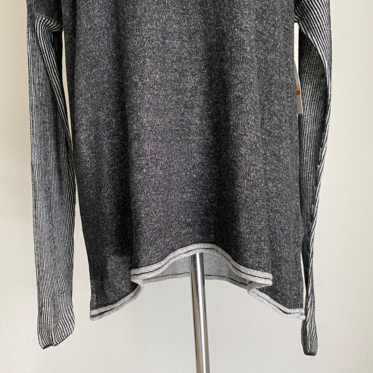 Two by Vince Camuto sz S gray boho scoop neck sweater NWT