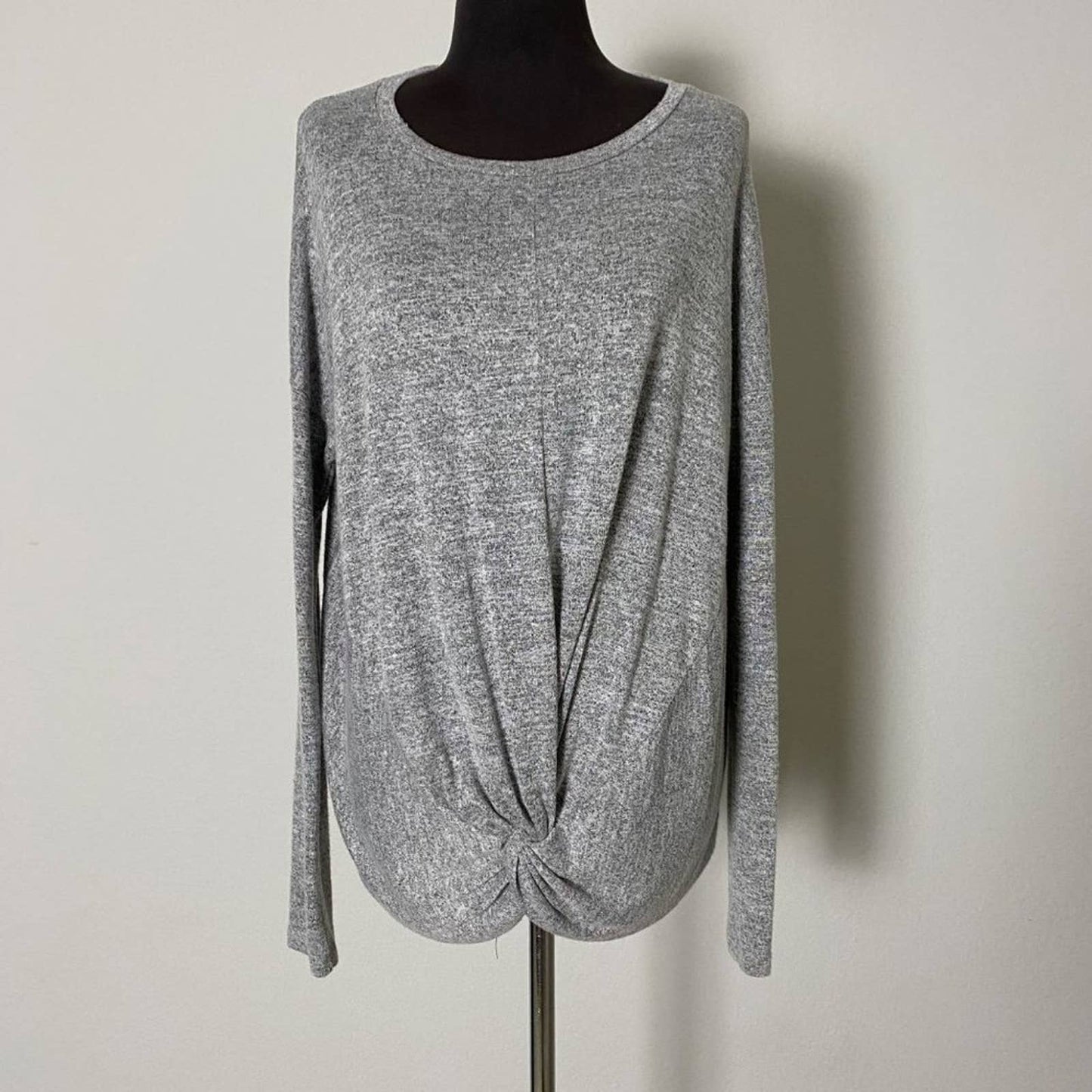 Banana Republic sz M Long sleeve tie detail pull over knit blouse