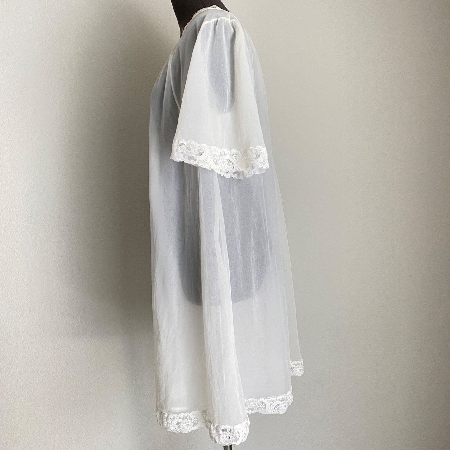 Shadowline sz M sheer Vintage 60s 50s short sleeve robe