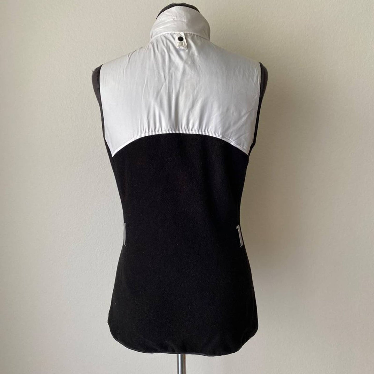 Victoria Secret VSX Sport sz S Sleeveless sport jacket zip vest with side pock