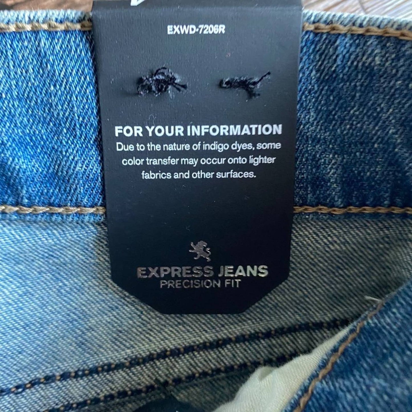 Express Jean sz 4 Cut off short faded jean NWT