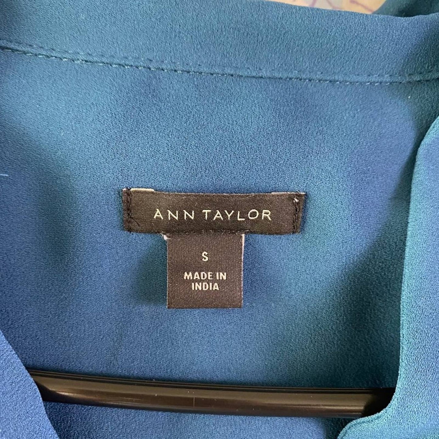 Ann Taylor sz S Long sleeve Pocket collared pull over career blouse