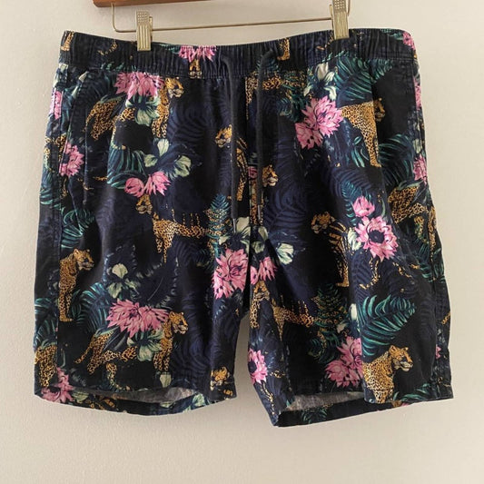 H&M sz M  tropical Hawaiian vacation drawstring shorts