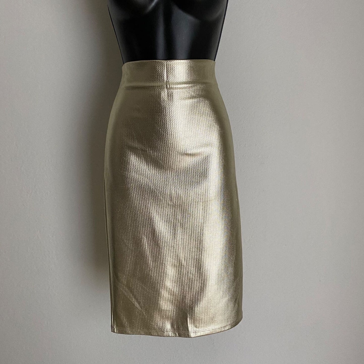 Contraversee Clothing sz M High waisted metallic fitted midi skirt