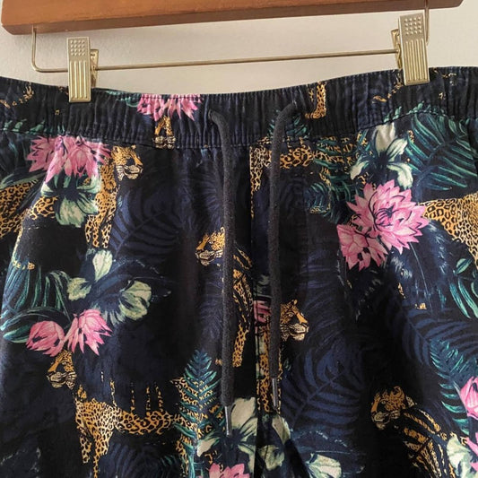 H&M sz M  tropical Hawaiian vacation drawstring shorts