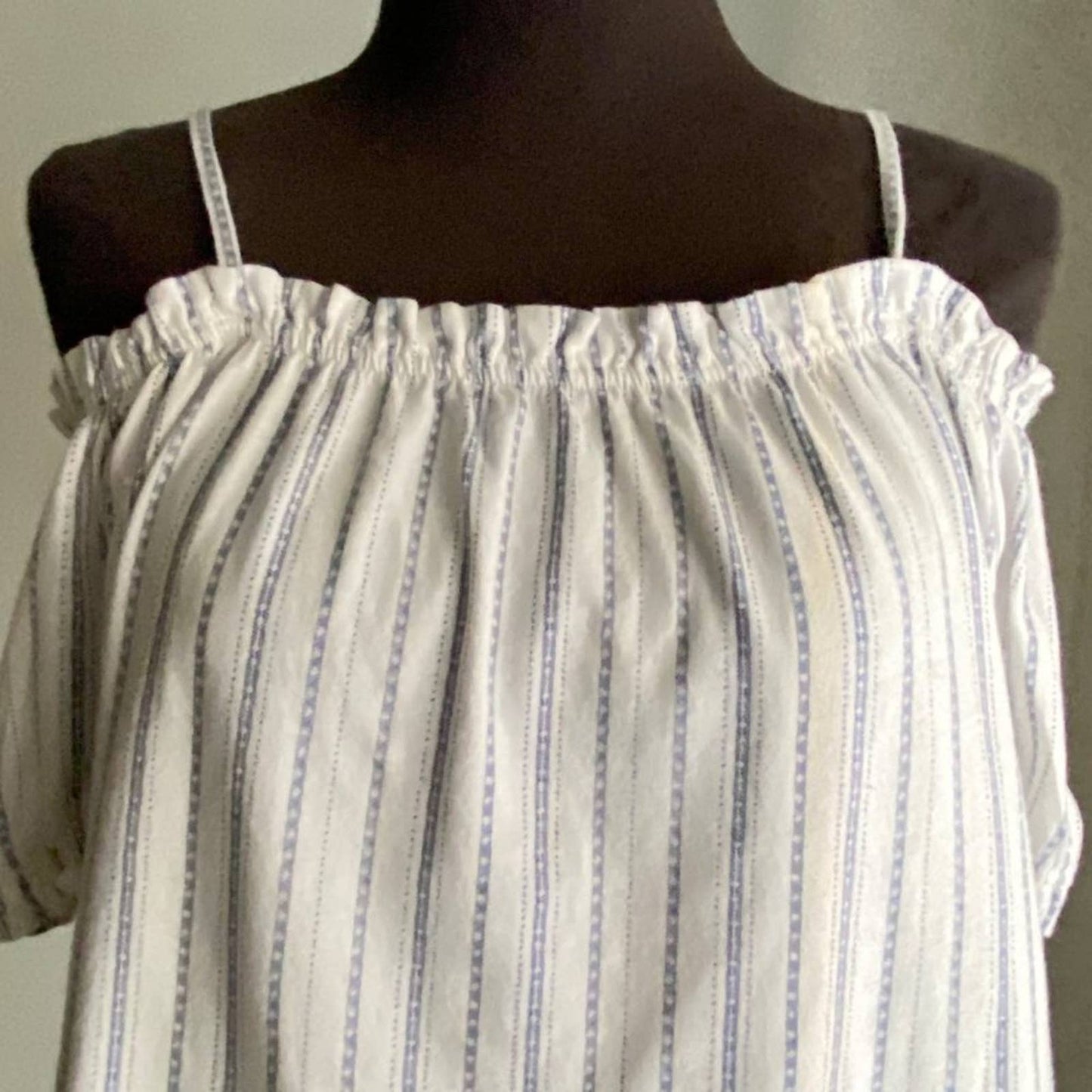 H&M sz S off shoulder stripe blouse
