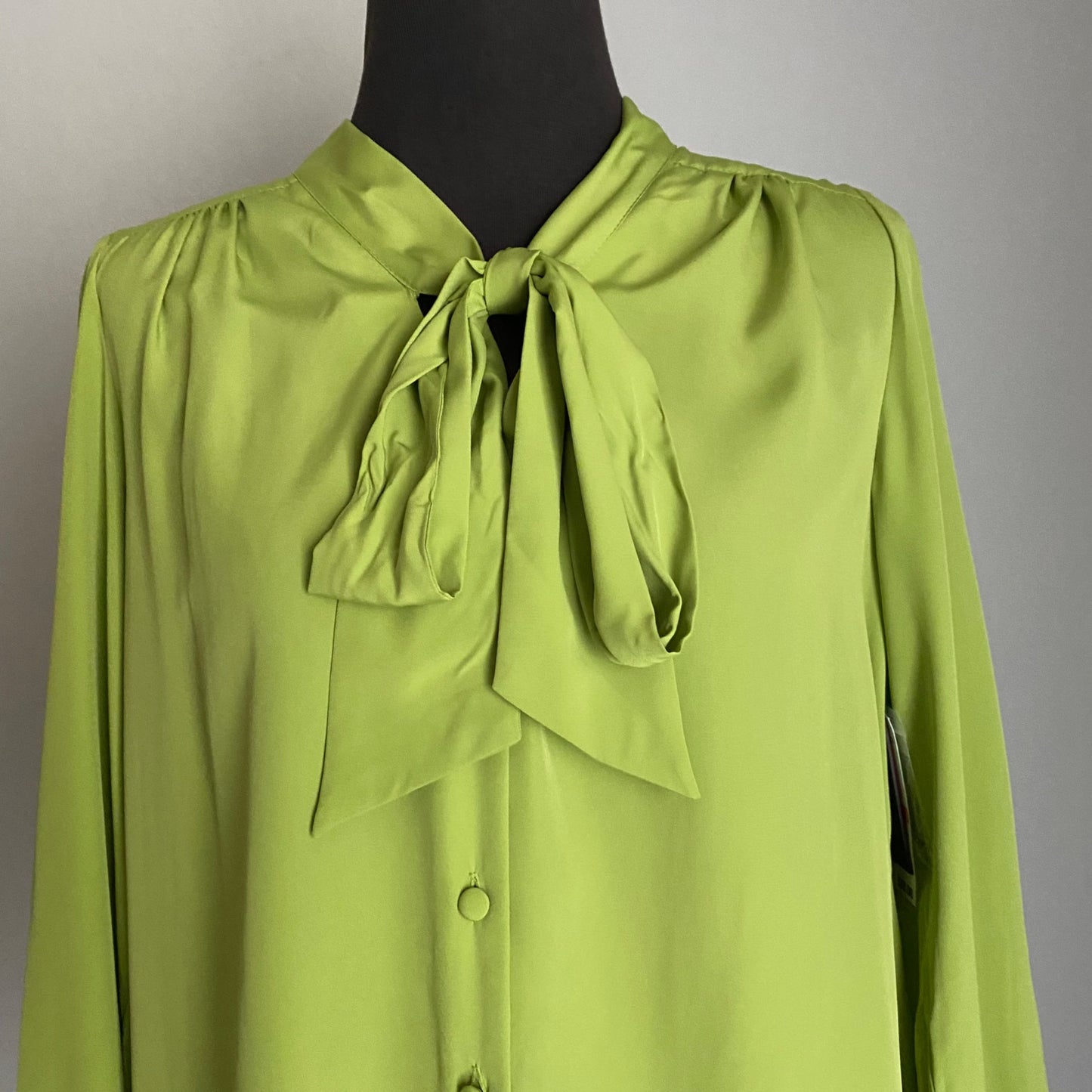 Vince Camuto sz S Long sleeve button career office tie blouse
