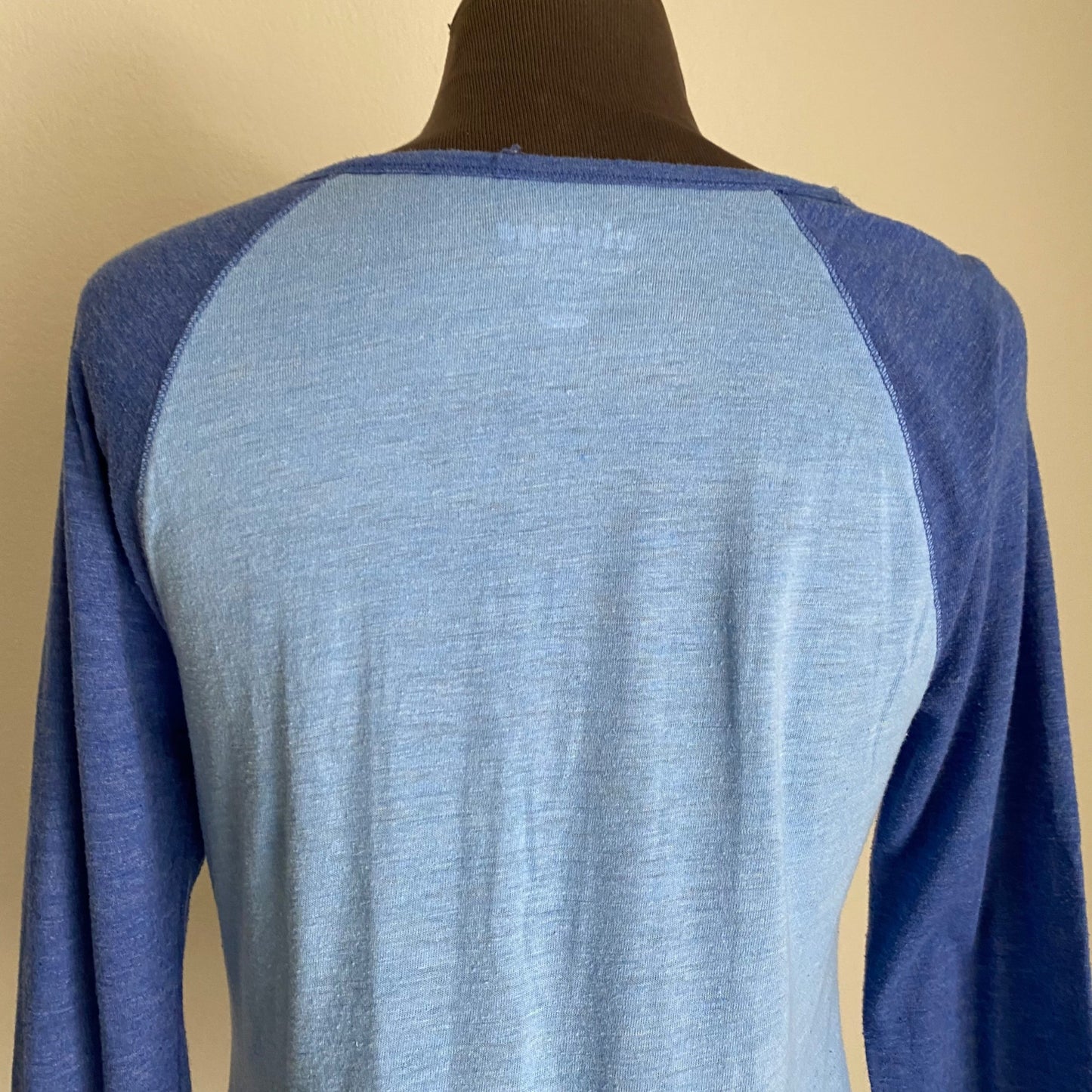 Old Navy sz S Vintage inspired long sleeve scoop neck shirt