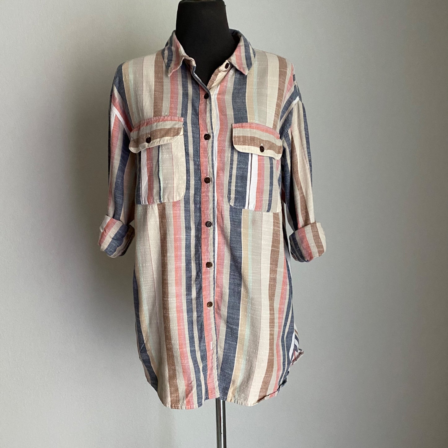 Urban Outfitter sz M 100% cotton Long sleeve 80s inspired button pockets stripe shirt