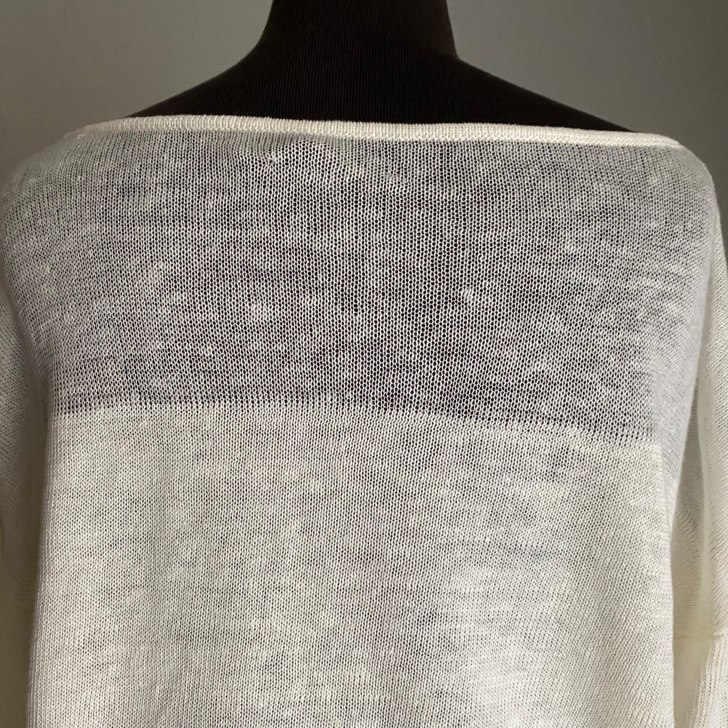 Alice & Olivia sz S/p 100% linen Long sleeve boat neck sweater
