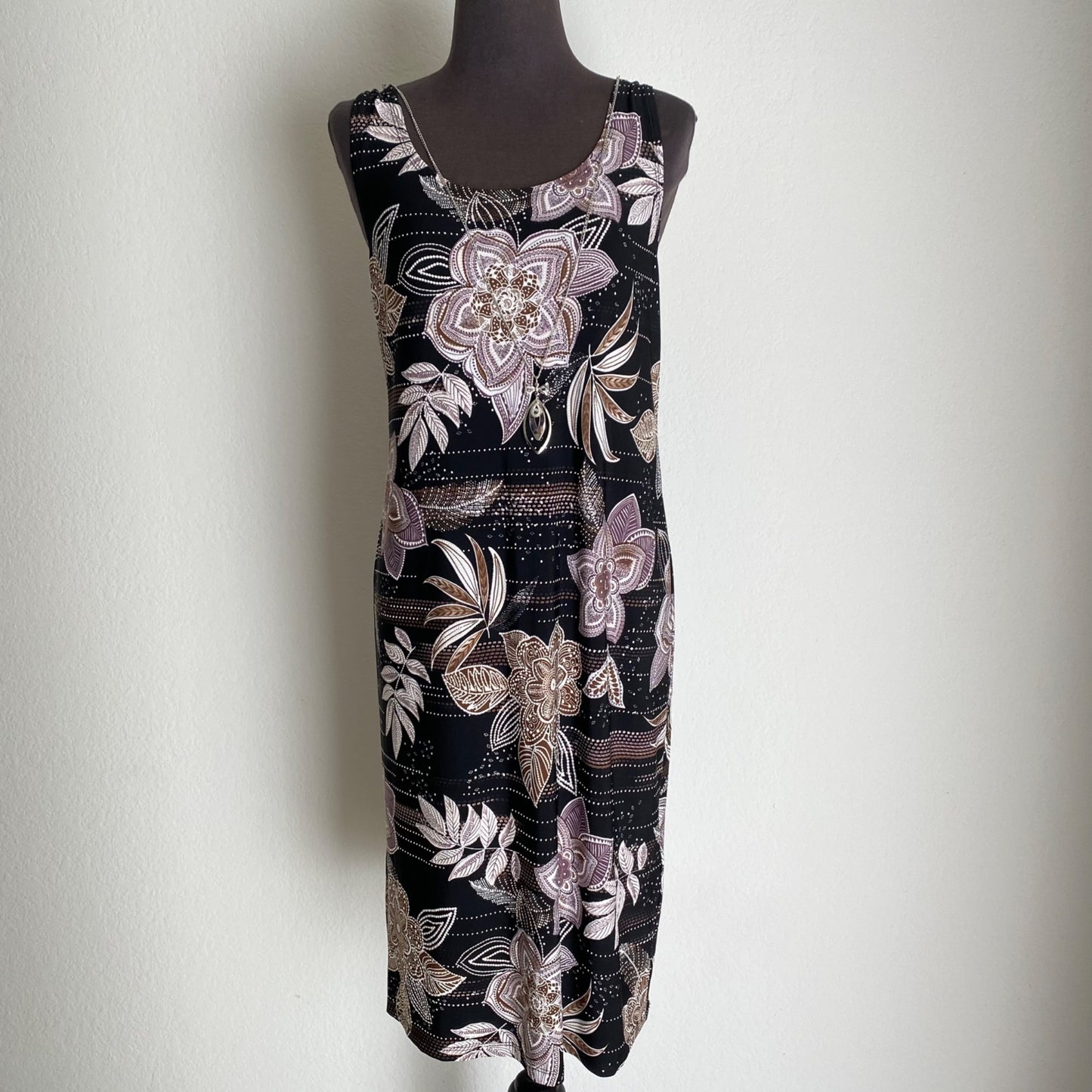 R&M Richards sz 6 floral shift midi dress with silver necklace NWT (Dress only)
