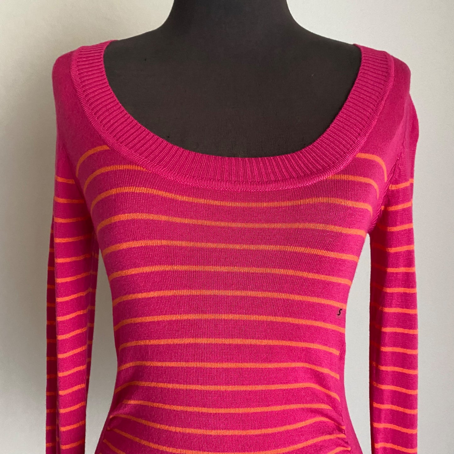Takeout sz S Long sleeve scoop neck stripe sweater