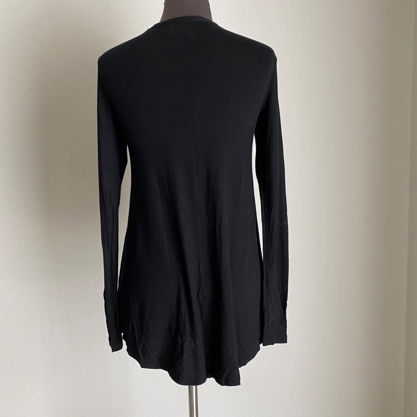 Express sz XS Long sleeve V Neck comfy boho shoulder keyhole high low knit shirt