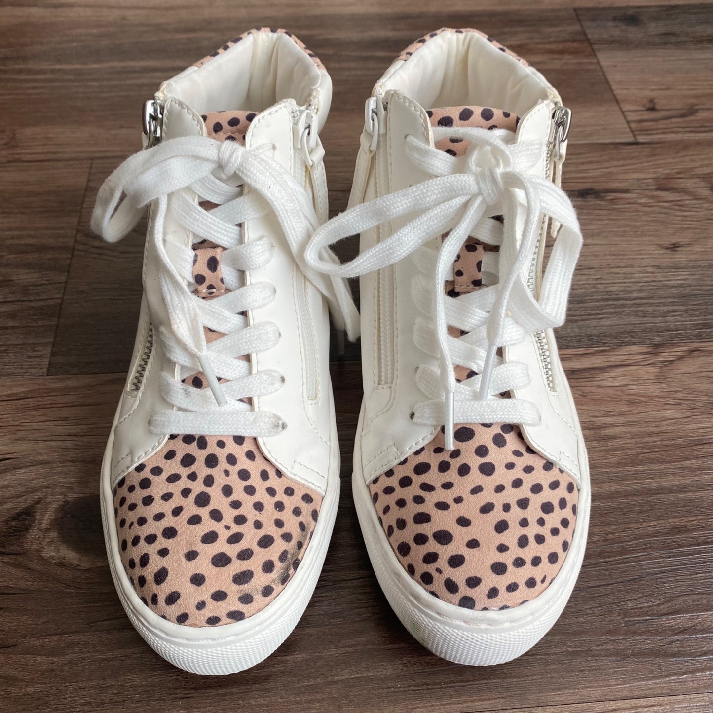 Dolce Vita Sz 6 Poo Bear lace up high top shoes NWT