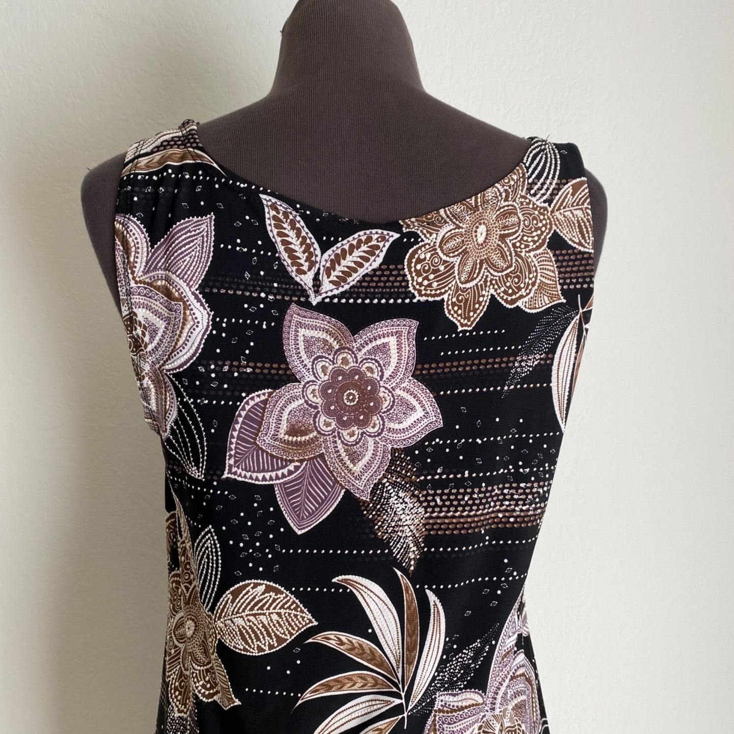 R&M Richards sz 6 floral shift midi dress with silver necklace NWT (Dress only)